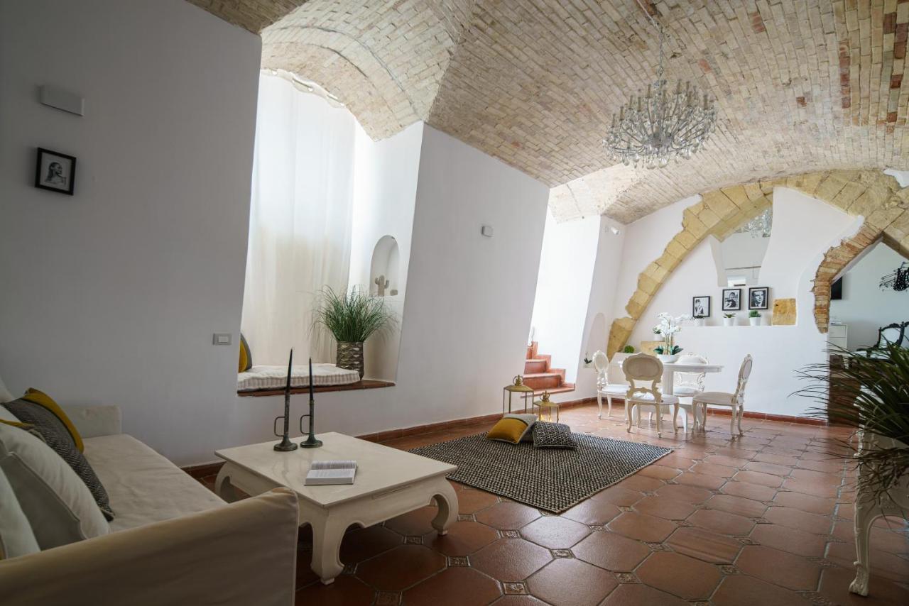 Castello House Appartement Cagliari Buitenkant foto
