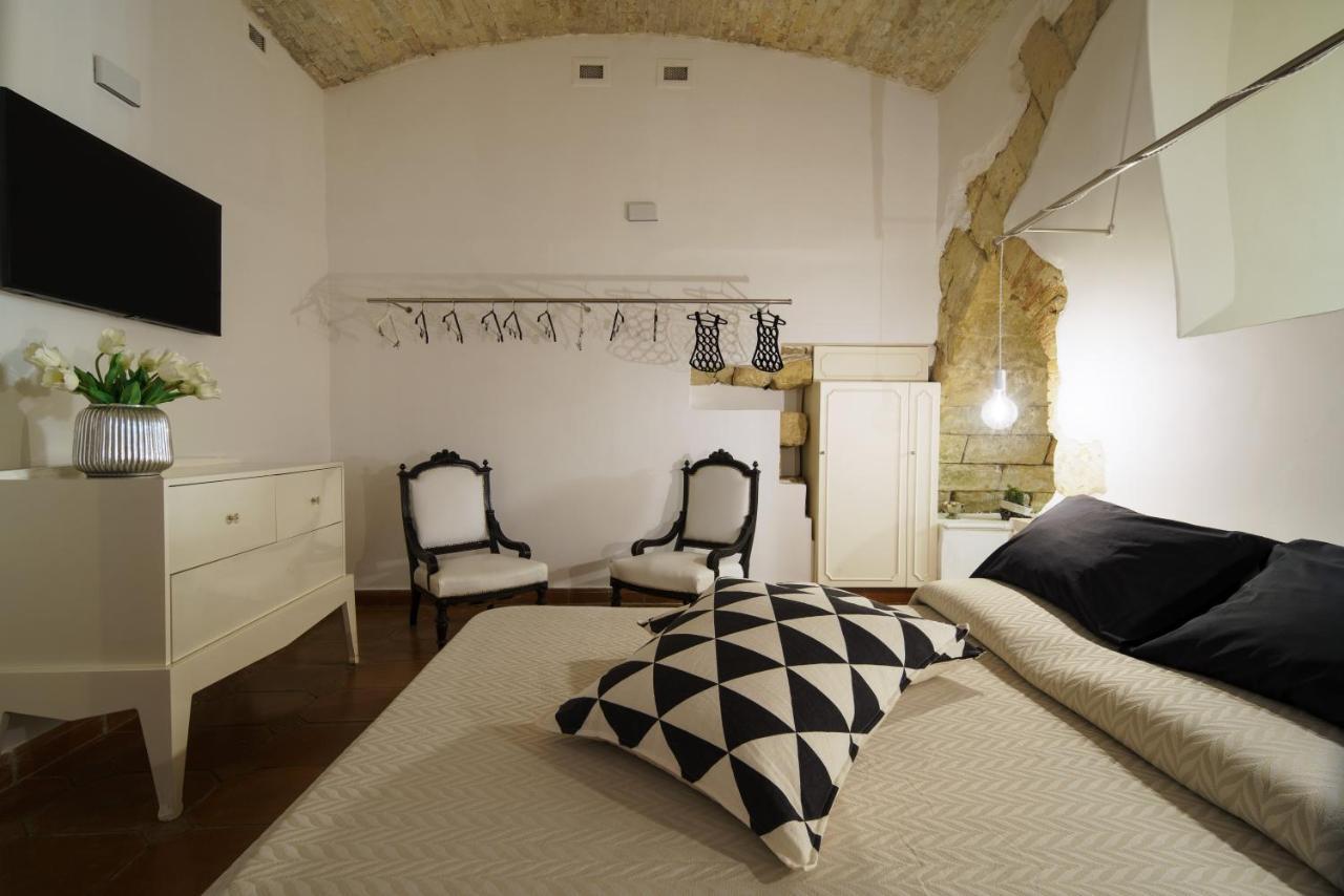 Castello House Appartement Cagliari Buitenkant foto